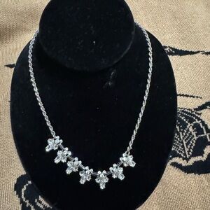 New - Banana Republic (RETAIL STORE) statement necklace